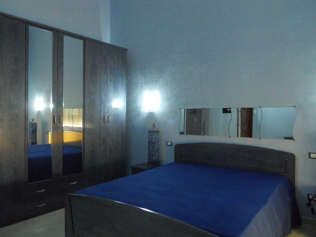 Bed And Breakfast Via Leuca Lecce Habitación foto